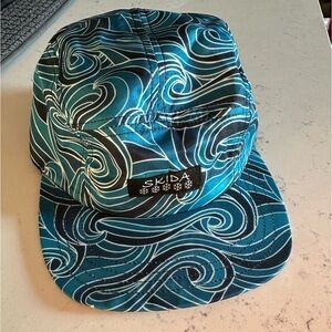 Skida Brimmed Hat Wave Print